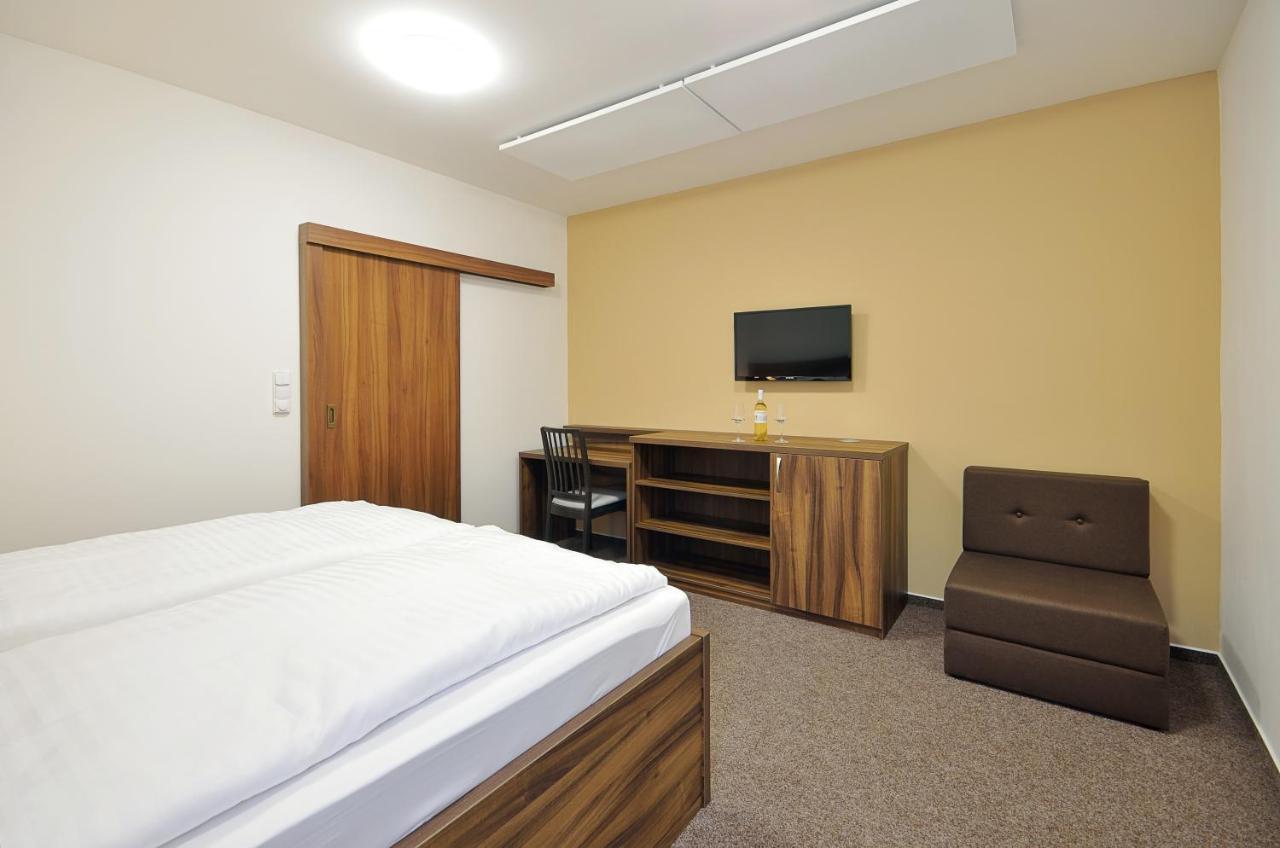 Hotel Penzion Kuzelna à Trutnov Extérieur photo